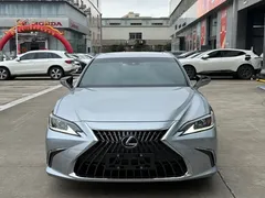 2021 Lexus ES 300h — фото 2
