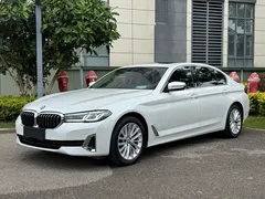 2021 BMW 5 Series 525Li, белый — фото 1