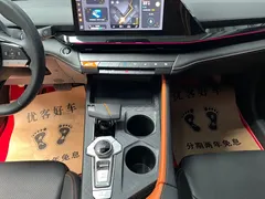 2022 Changan UNI-V 1.5T — фото 10