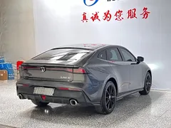 2022 Changan UNI-V 1.5T — фото 17
