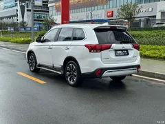 2020 Mitsubishi Outlander 2.4L 4WD 5-seater, белый — фото 6