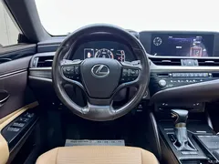 2020 Lexus ES 200 Excellence — фото 17