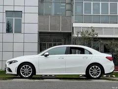 2022 Mercedes-Benz A-Class A 200 L sports sedan dynamic version, белый — фото 7
