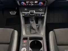 2022 Audi Q3 35 TFSI fashionable and dynamic, белый — фото 10
