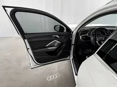 2022 Audi Q3 35 TFSI fashionable and dynamic, белый — фото 18