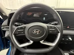 2022 Hyundai Elantra 1.5L CVT LUX Premium, синий — фото 13