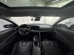 2022 Hyundai Elantra 1.5L CVT LUX Premium, синий — фото 17