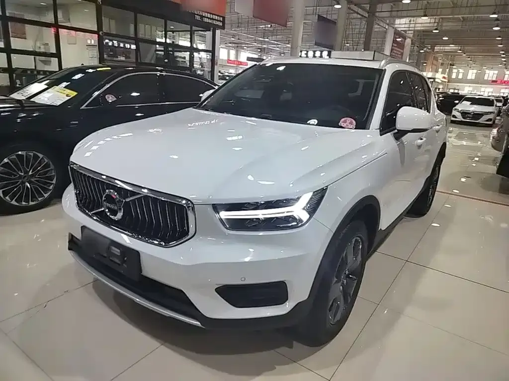 2022 Volvo XC40 4WD Fashion