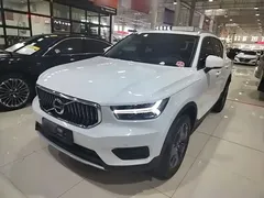 2022 Volvo XC40 4WD Fashion, белый — фото 2