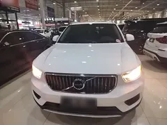 2022 Volvo XC40 4WD Fashion, белый — фото 3