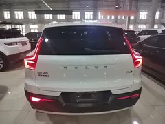 2022 Volvo XC40 4WD Fashion, белый — фото 4