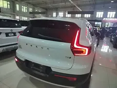 2022 Volvo XC40 4WD Fashion, белый — фото 5