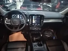 2022 Volvo XC40 4WD Fashion, белый — фото 6