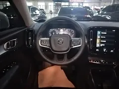 2022 Volvo XC40 4WD Fashion, белый — фото 7