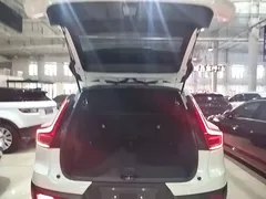 2022 Volvo XC40 4WD Fashion, белый — фото 15
