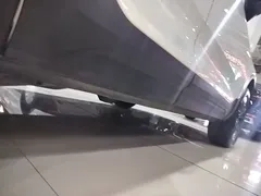 2022 Volvo XC40 4WD Fashion, белый — фото 19