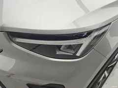2023 Volvo XC40 B4 4WD Zhiyuan Luxury — фото 5