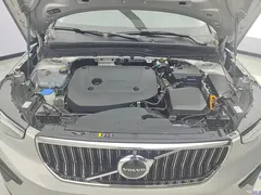 2023 Volvo XC40 B4 4WD Zhiyuan Luxury — фото 10