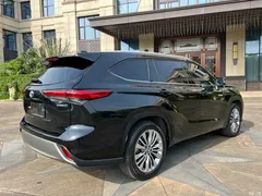 2022 Toyota Highlander Hybrid 2.5L 2WD Premium 7-seater, чёрный — фото 4