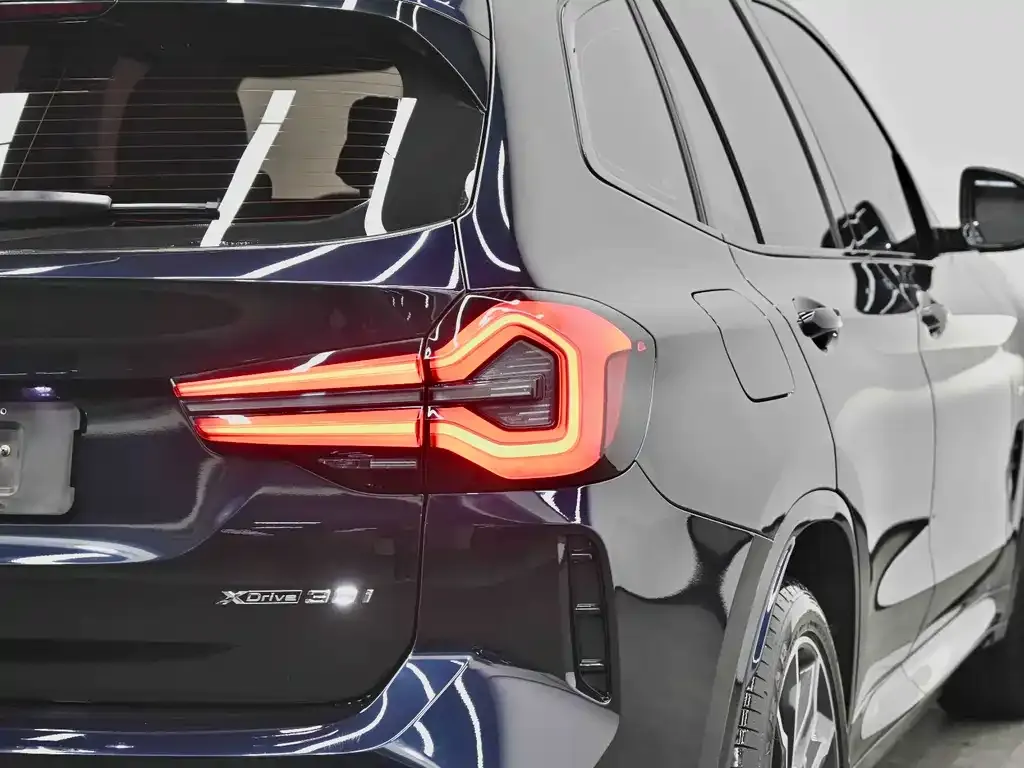 2023 BMW X3 Leading M Night Package