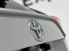 2022 Toyota RAV4 2.0L CVT 2WD Fashion, белый — фото 12