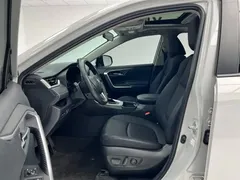 2022 Toyota RAV4 2.0L CVT 2WD Fashion, белый — фото 19
