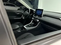 2022 Toyota RAV4 2.0L CVT 2WD Fashion, белый — фото 20