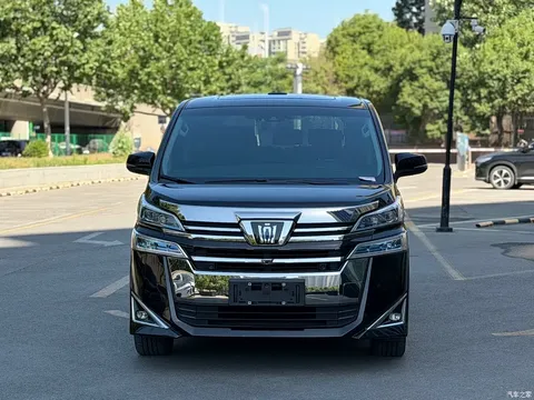 Toyota Vellfire Crown 2023