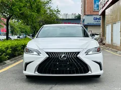 2022 Lexus ES 300h Excellence, белый — фото 2
