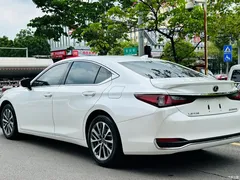 2022 Lexus ES 300h Excellence, белый — фото 6