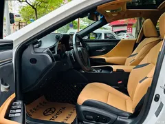 2022 Lexus ES 300h Excellence, белый — фото 12