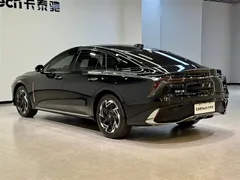 2023 Hongqi H6 2.0T, чёрный — фото 5