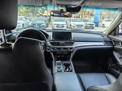 2018 Honda Accord Hybrid 2.0L V, синий — фото 8