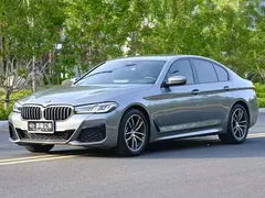 2022 BMW 5 Series 525i M — фото 1