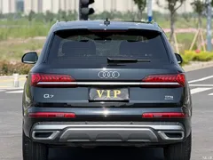 2023 Audi Q7 45 TFSI quattro S line sporty, чёрный — фото 9