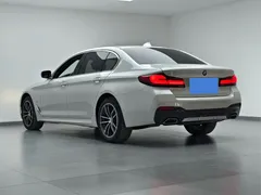 2022 BMW 5 Series 525Li M Sport Package, белый — фото 4