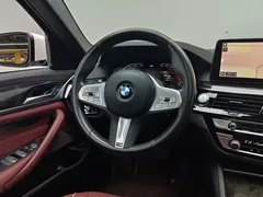 2022 BMW 5 Series 525Li M Sport Package, белый — фото 9