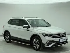 2023 Volkswagen Tiguan L 280TSI AT 2WD Limited Edition, белый — фото 3