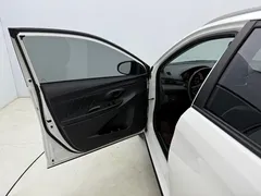 2022 Toyota Yaris L Zhixuan X 1.5L CVT PLUS, белый — фото 21