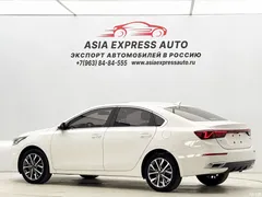 2021 Kia K3 1.5L CVT Fashion, белый — фото 6