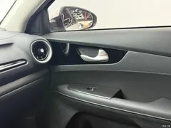 2021 Kia K3 1.5L CVT Fashion, белый — фото 10