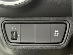 2021 Kia K3 1.5L CVT Fashion, белый — фото 16