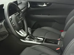 2021 Kia K3 1.5L CVT Fashion, белый — фото 19