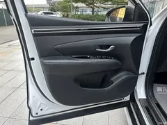 2021 Hyundai Tucson Tucson L 1.5T DCT LUX Premium, белый — фото 20