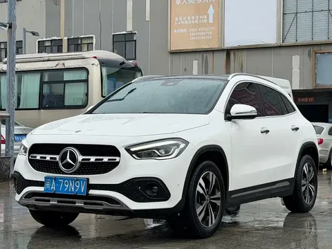 2022 Mercedes-Benz GLA 200