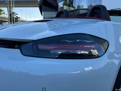2022 Porsche 718 Boxster 2.0T, белый — фото 11