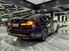 2021 BMW 5 Series 530Li, чёрный — фото 5