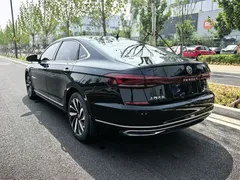 2022 Volkswagen Passat 330TSI Luxury, чёрный — фото 4