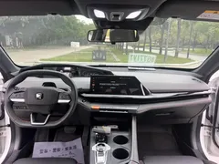 2022 Changan UNI-V 1.5T, белый — фото 4