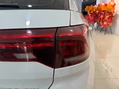 2022 Volkswagen T-Roc 280TSI DSG 2WD PLUS, белый — фото 20